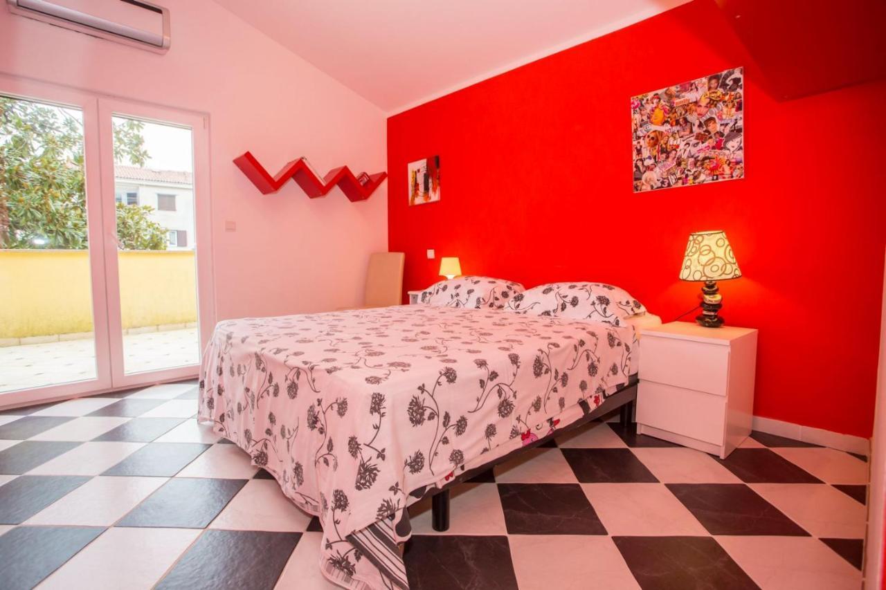 Apartment For 8 People Near The